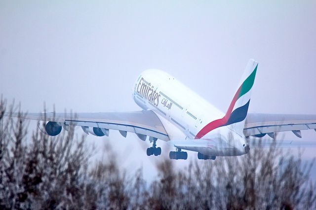 Airbus A380-800 (A6-EEK)