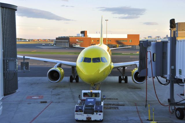 Airbus A320 (N607NK) - Spirit Airlines Airbus A320-232 N601NK in Boston 