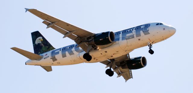 Airbus A319 (N932FR)