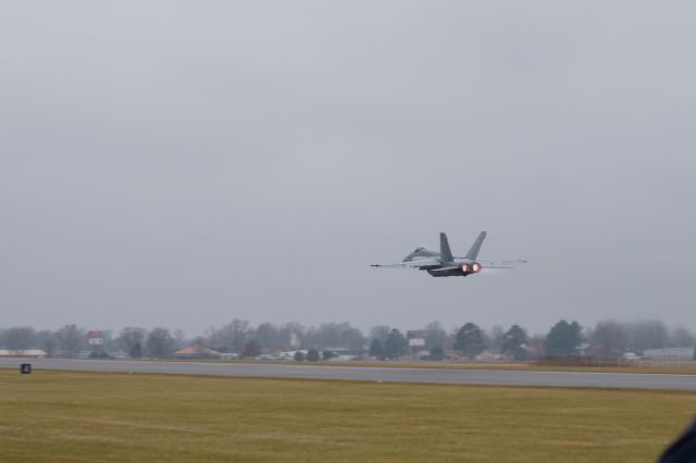 McDonnell Douglas FA-18 Hornet — - F/A-18 on departure runway 20