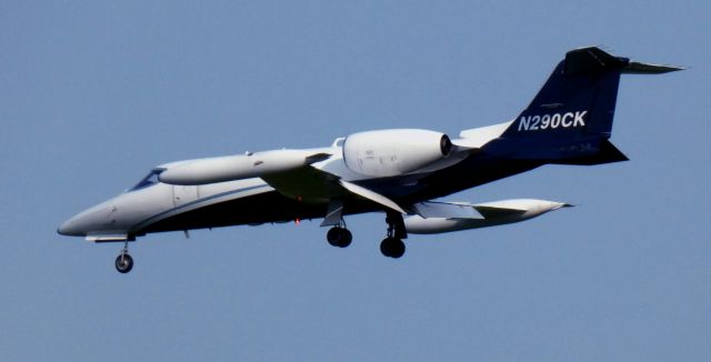 Learjet 35 (N290CK) - About to touch down is this 1976 Learjet 35A in the Spring of 2025.
