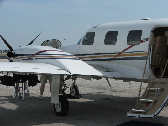 Piper Cheyenne 2 (N67DW)