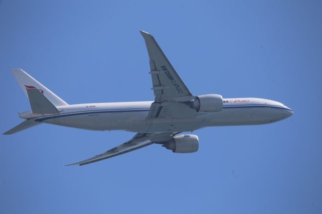 BOEING 777-200LR (B-2098)