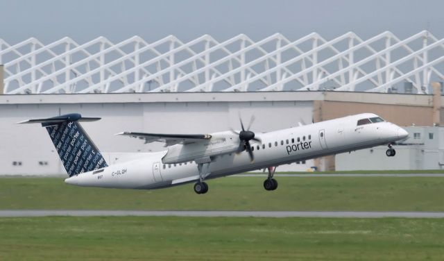 de Havilland Dash 8-400 (C-GLQH)