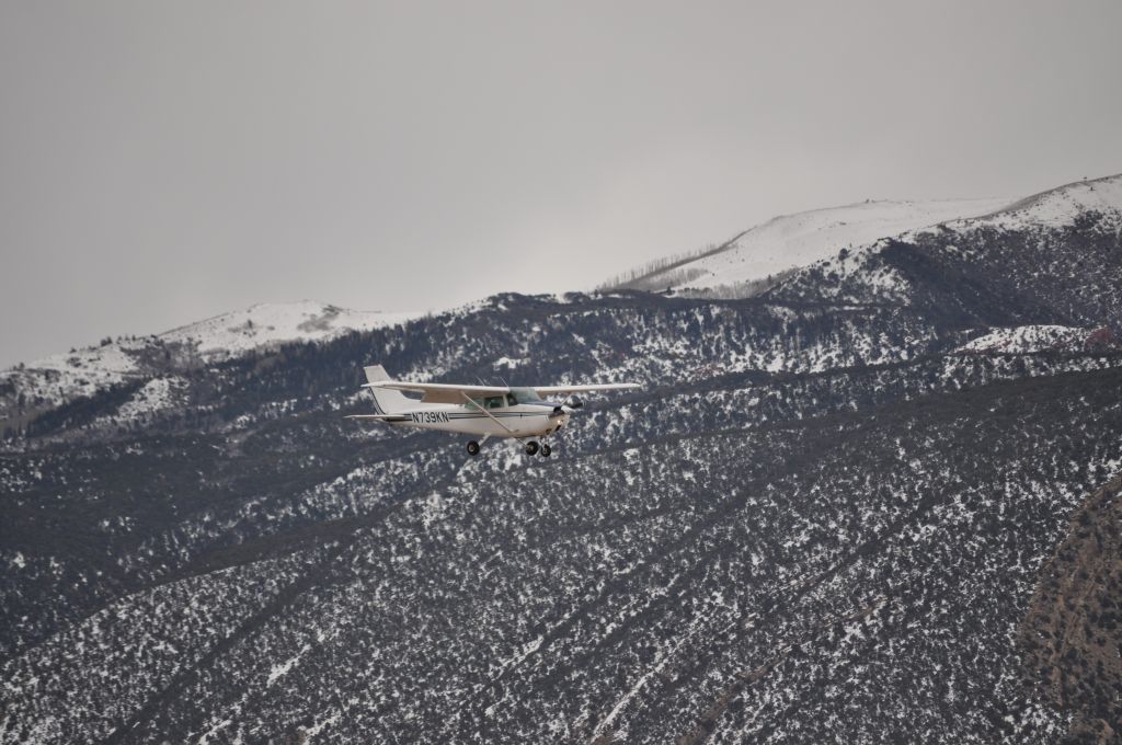 Cessna Skyhawk (N739KN)