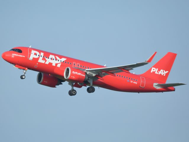 Airbus A320neo (TF-PPD) - St. Magleby RWY22R