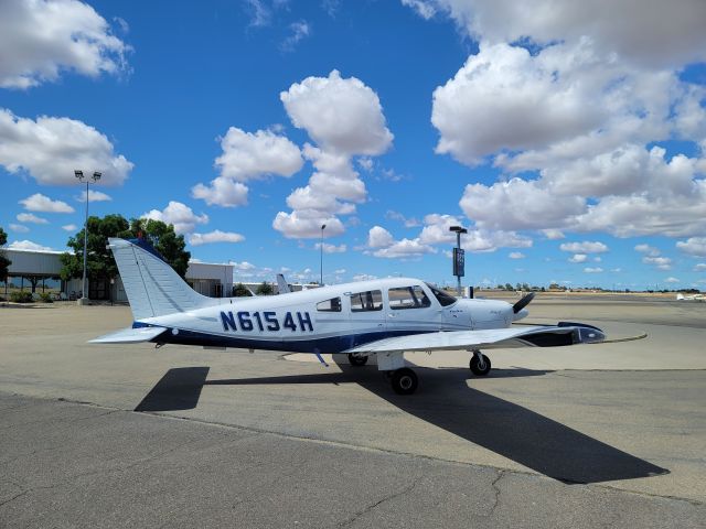 Piper Cherokee (N6154H)