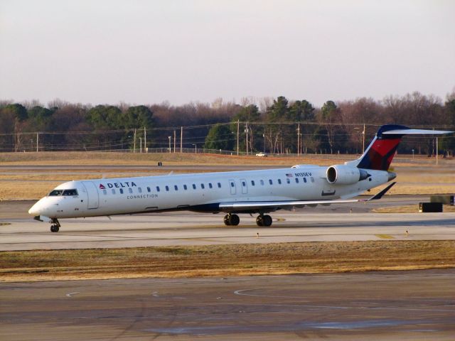 Canadair Regional Jet CRJ-900 (N135EV)