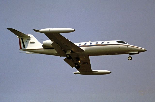 Learjet 35 (FAM3909) - Fuerza Aérea Mexicana / Learjet 35A / 3909 / MMMX 02/2002