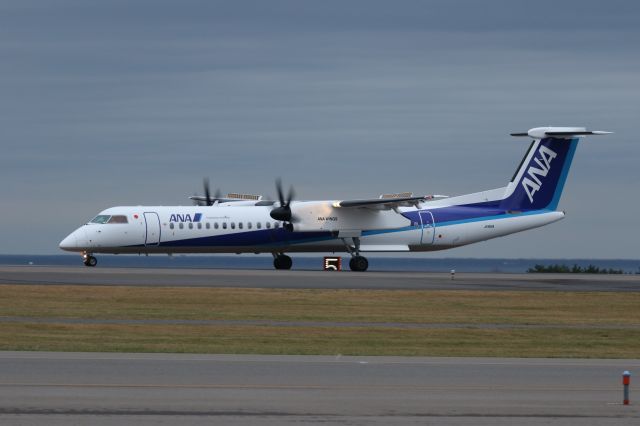 de Havilland Dash 8-400 (JA851A) - 08 November 2015:CTS-HKD.