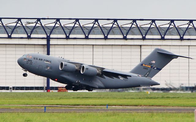 03-3126 — - rch498 usaf mcguire c-17a 03-3126 dep shannon 31/5/19.