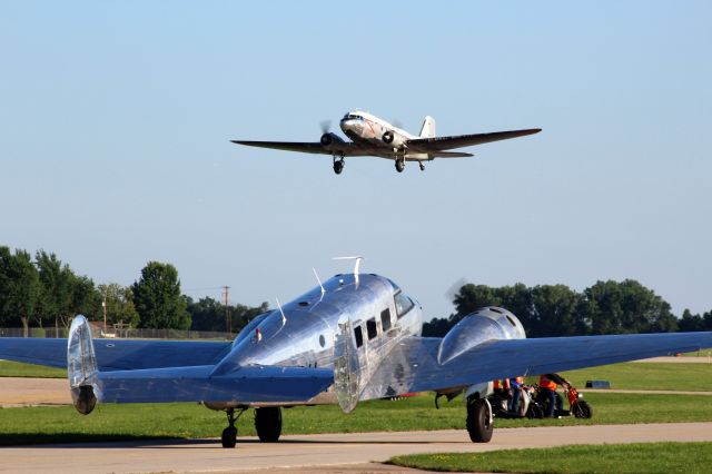 Douglas DC-3 (N472AF)