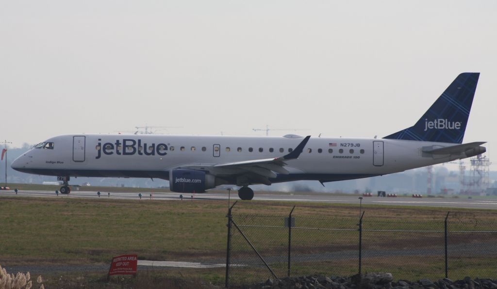 Embraer ERJ-190 (N279JB) - Taken at Gravelly Point 12/12/2015