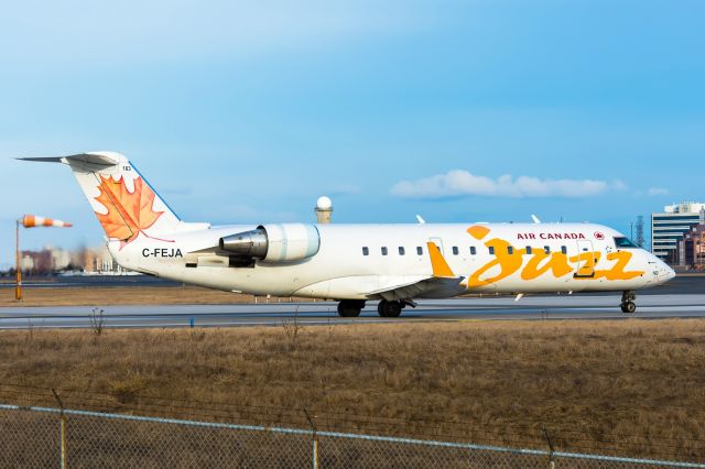 Canadair Regional Jet CRJ-200 (C-FEJA) - Air Canada Jazz CRJ200ER C-FEJA