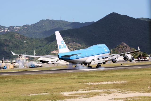 Boeing 747-400 (PH-BFB)