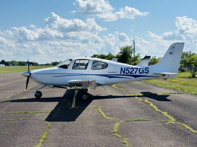 Cirrus SR-20 (N527GS)