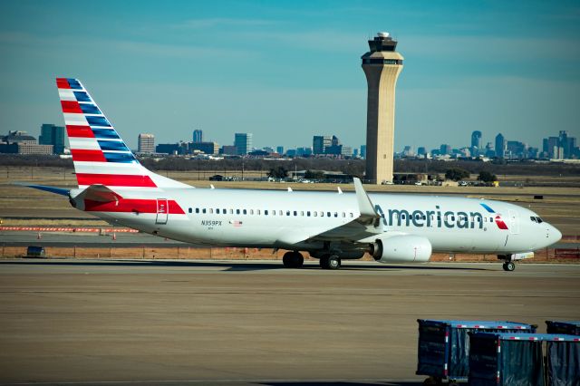 Boeing 737-700 (N359PX)