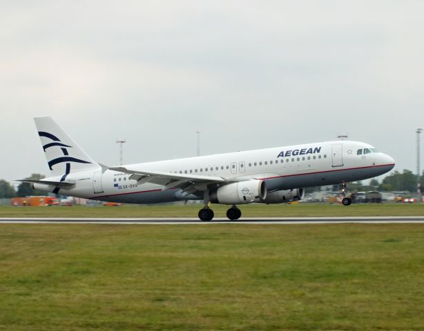 Airbus A320 (SX-DVN)