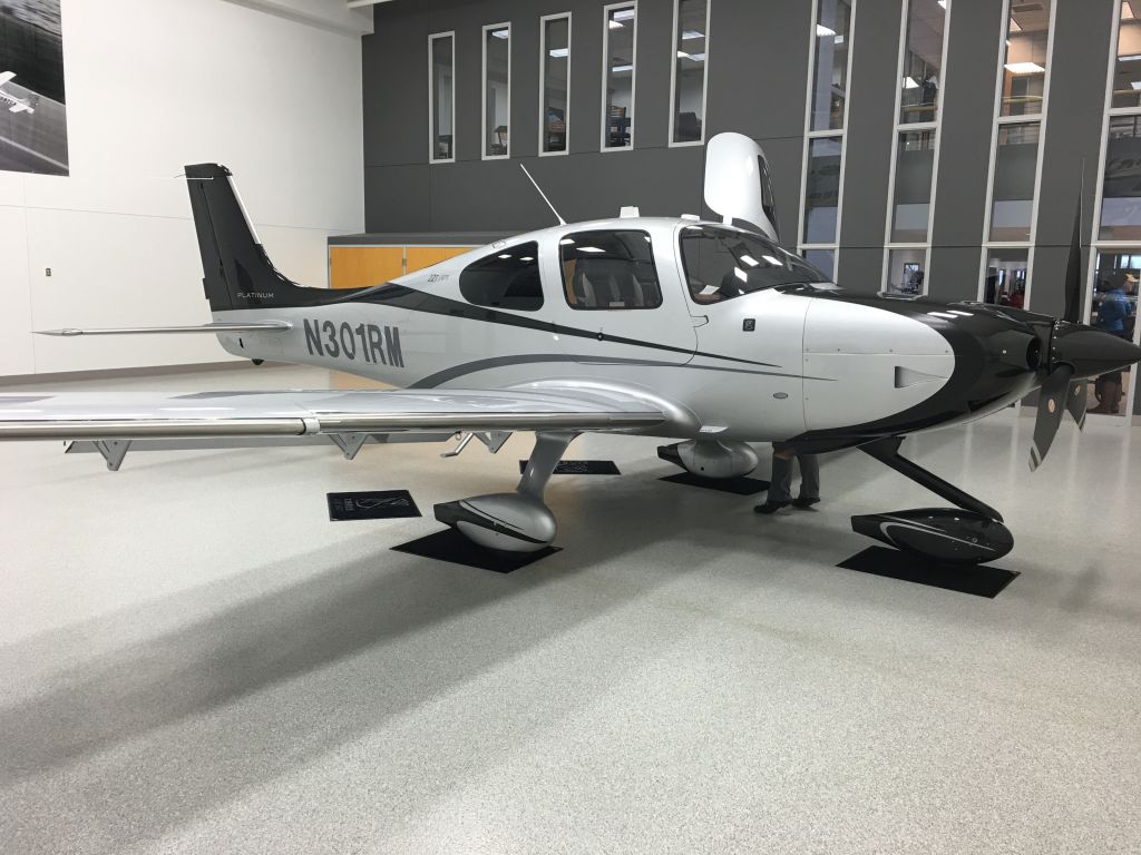 Cirrus SR-22 (N301RM)