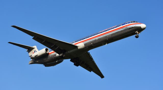 McDonnell Douglas MD-83 (N969TW) - On short final for 23R - a Mad Dog I've flown before.  From 8/7/19.