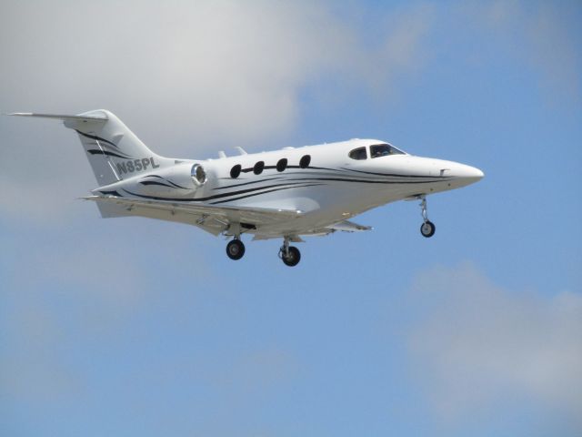 Beechcraft Premier 1 (N85PL) - Landing RWY 20R