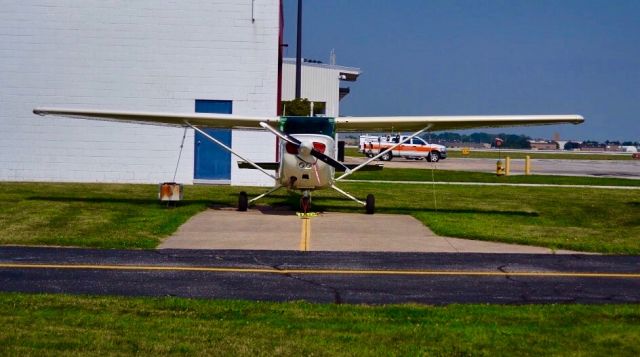 Cessna Skyhawk (C-GQQK) - Head on with a Cessna 172.