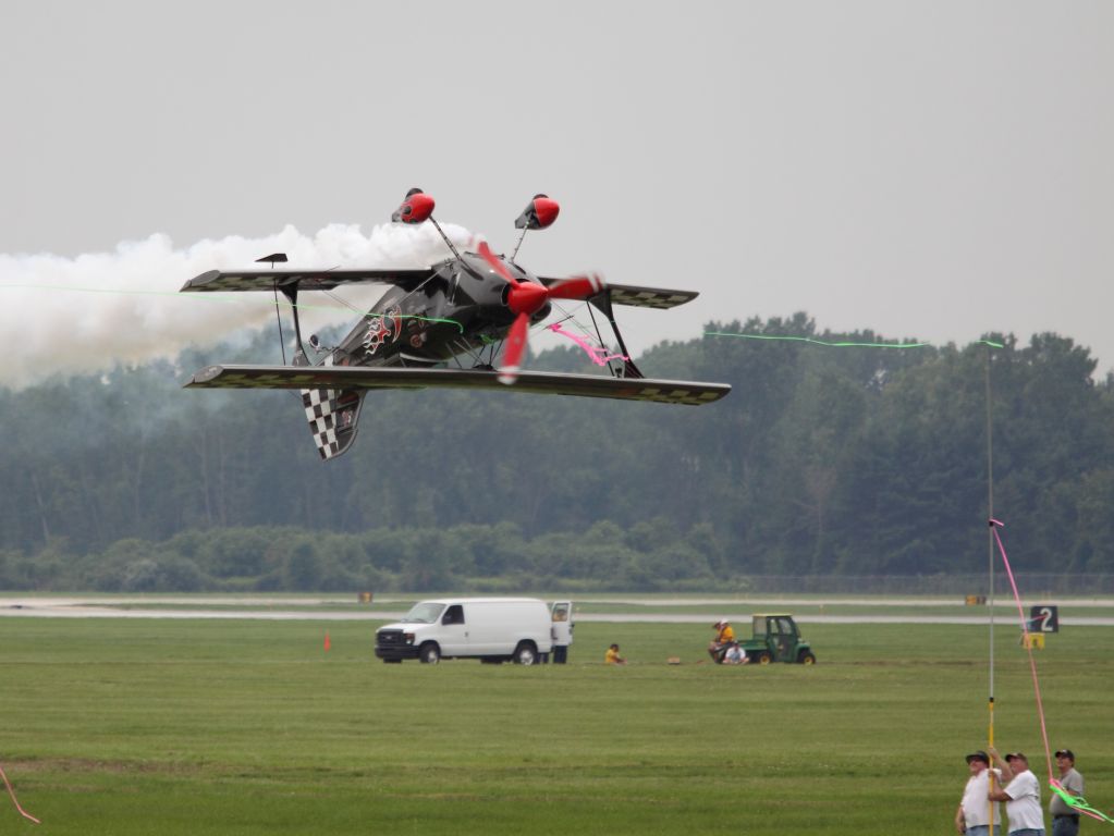 Experimental 100kts (N540SS) - Cutting the line.