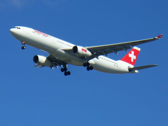 Airbus A330-300 (HB-JHB)