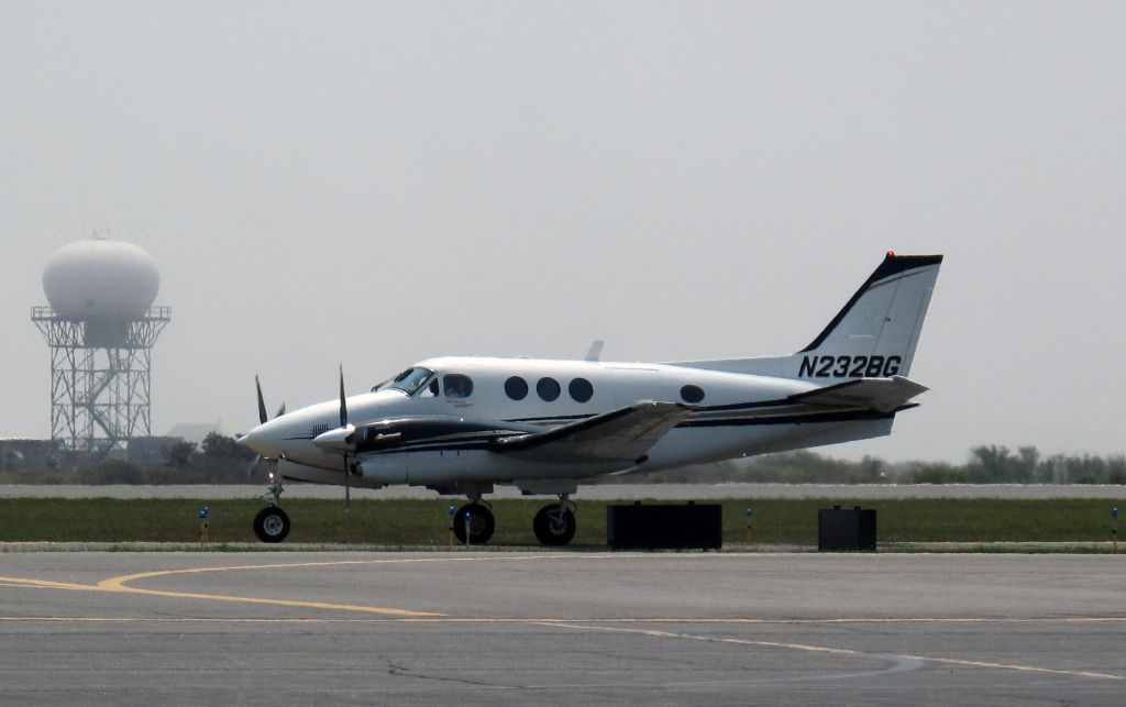 Beechcraft King Air 90 (N232BG)