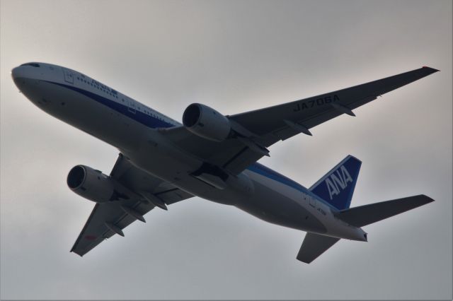 Boeing 777-200 (JA706A)