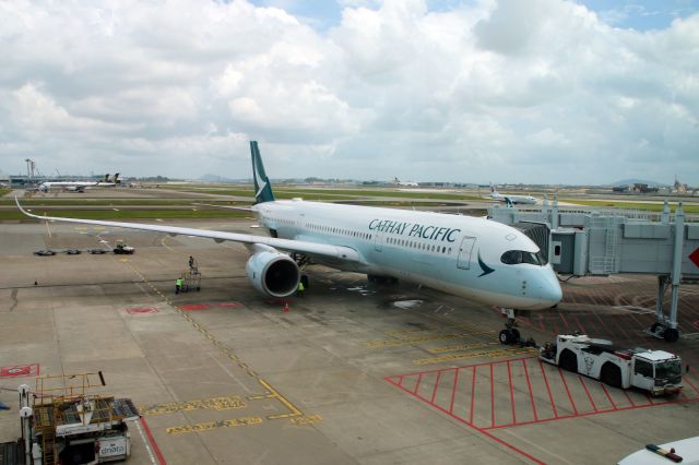Airbus A350-900 (B-LRG)
