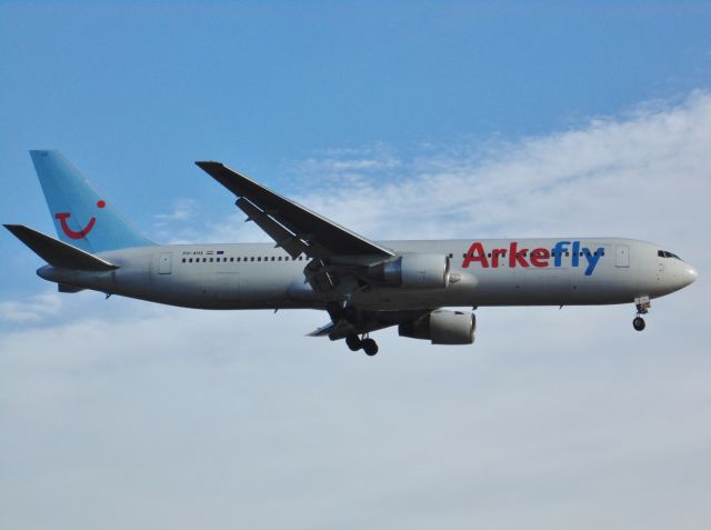 BOEING 767-300 (PH-AHX)