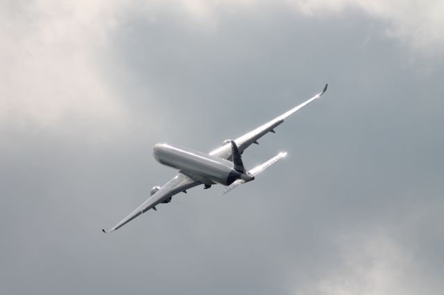 Airbus A350-900 (F-WZGG) - This Airbus A350-900 XWB was in Kemble Airport on test flights. These pictures were of its departure back home. Stood with a clear view of the runway.