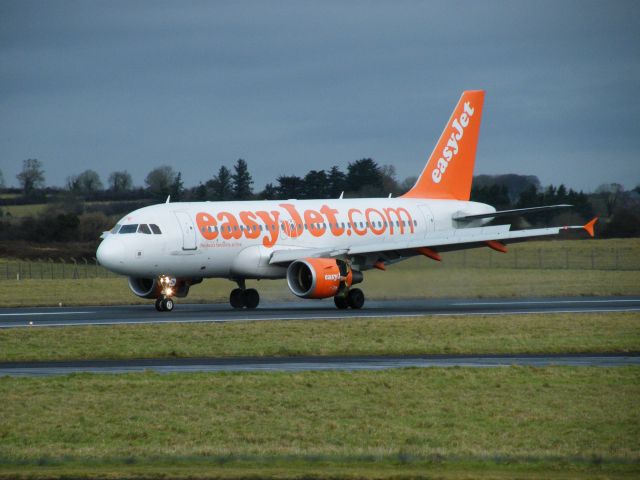 Airbus A319 (HB-JZN) - HB-JZN A319 LANDING FOR CREW CHANGE ON ALPHA DURING TRAINING ON 29-12-2010