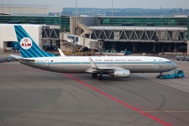 Boeing 737-700 (PH-BXA)