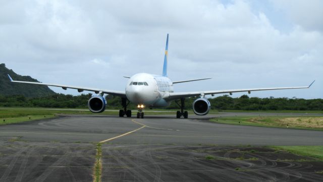 Airbus A330-200 (G-OMYT)