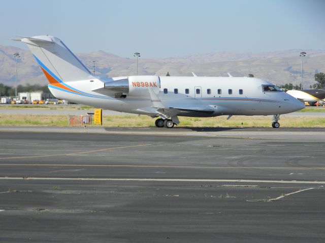 Canadair Challenger (N898AK)