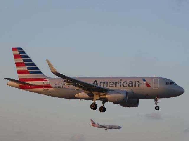 Airbus A319 (N9022G) - Ill race you to the terminal!