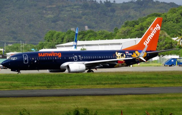 Boeing 737-800 (C-FRZG)