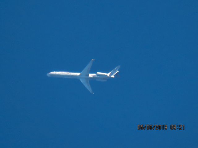 McDonnell Douglas MD-83 (N980TW)