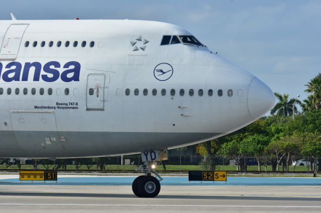 Boeing 747-200 (D-ABYD)