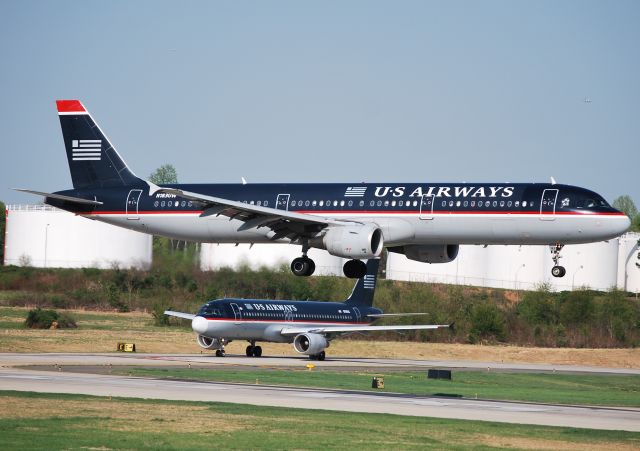 Airbus A321 (N183UW) - Arriving 18C at KCLT - 4/4/10