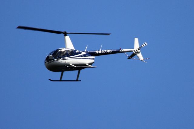 Robinson R-44 (N447RC) - Over Mercer Island, WA