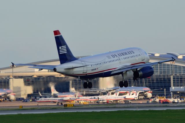 Airbus A319 (N836AW) - US Airways A319 N836AW Arriving KDFW 06/18/2013