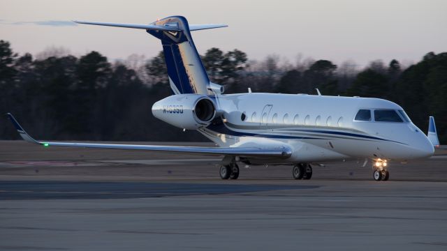 IAI Gulfstream G280 (N463SD) - Arrived with Nicholas Air execs onboard. Not sure why they didn't use their own metal.