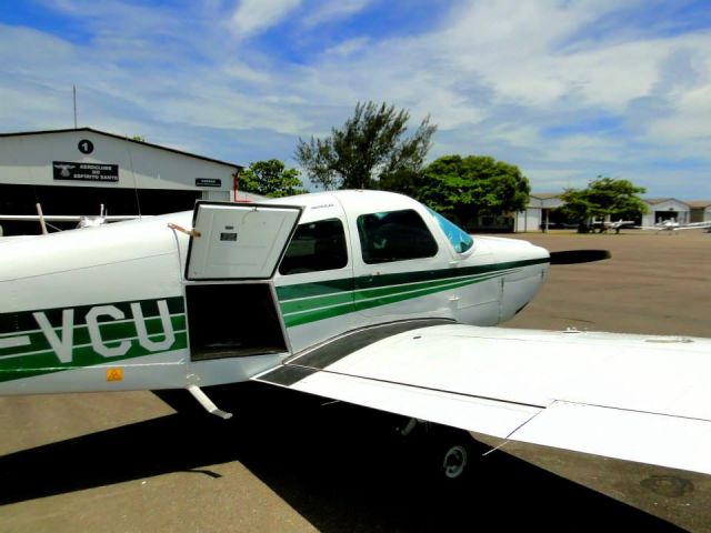 Piper Cherokee (PT-VCU) - EMBRAER TUPI