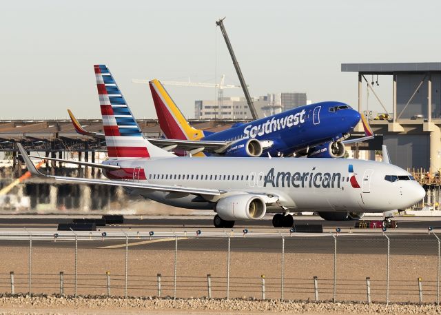 Boeing 737-700 (N755SA)