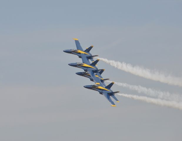 McDonnell Douglas FA-18 Hornet —