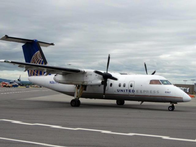 de Havilland Dash 8-200 (N367PH)