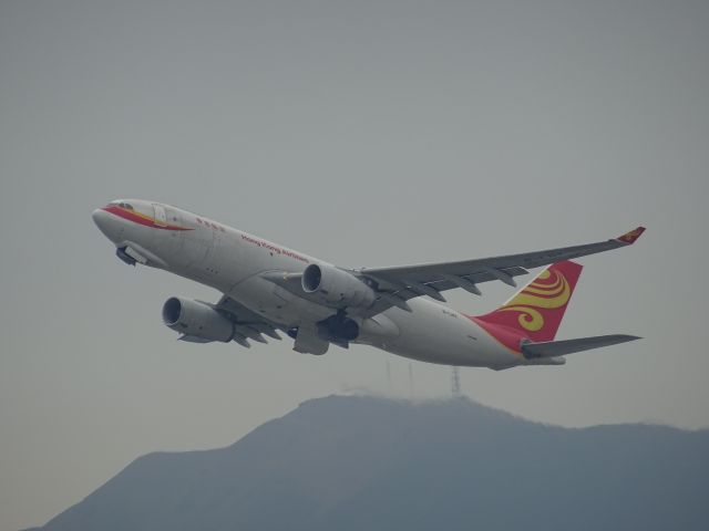 Airbus A330-200 (B-LNY)